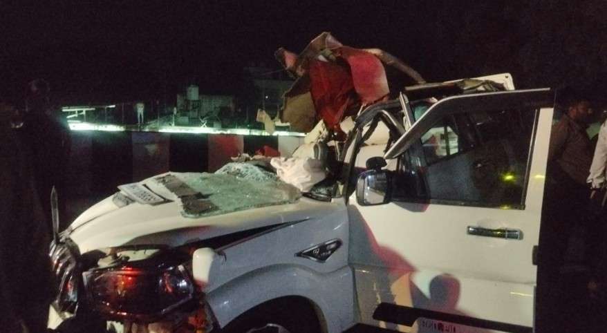 महालक्ष्मी दर्शनाहून परतताना काळाचा घाला; कराडजवळ भीषण अपघातात चार मित्रांचा मृत्यू, तिघे गंभीर